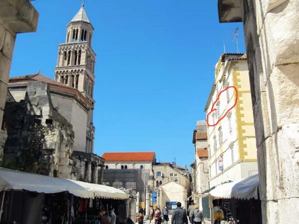 Peristil Apartment Split