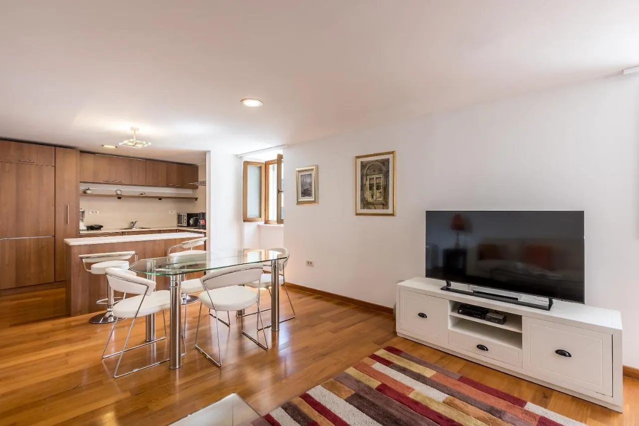 ספליט Peristil Apartment