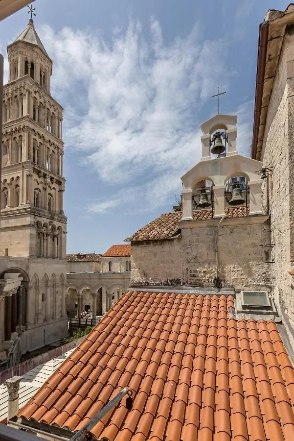 Peristil Apartment Split